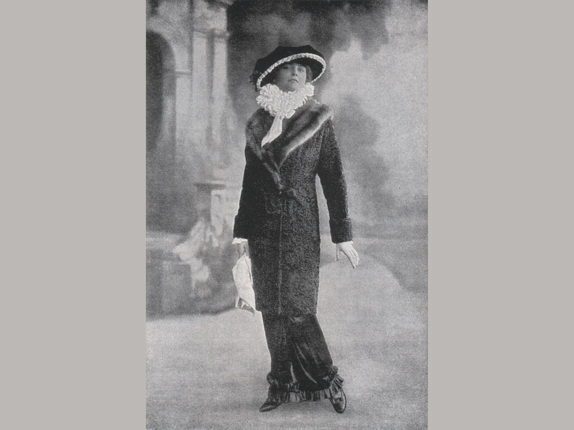 Astragan manto